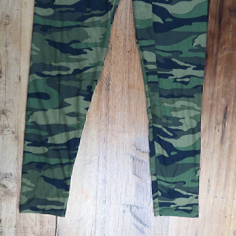 GREEN CAMO FASHION LEGGINGS SIZE SMALL - Picture 4 of 6